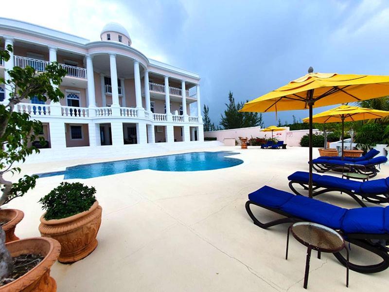 Ocean West Boutique Hotel Nassau Exterior foto