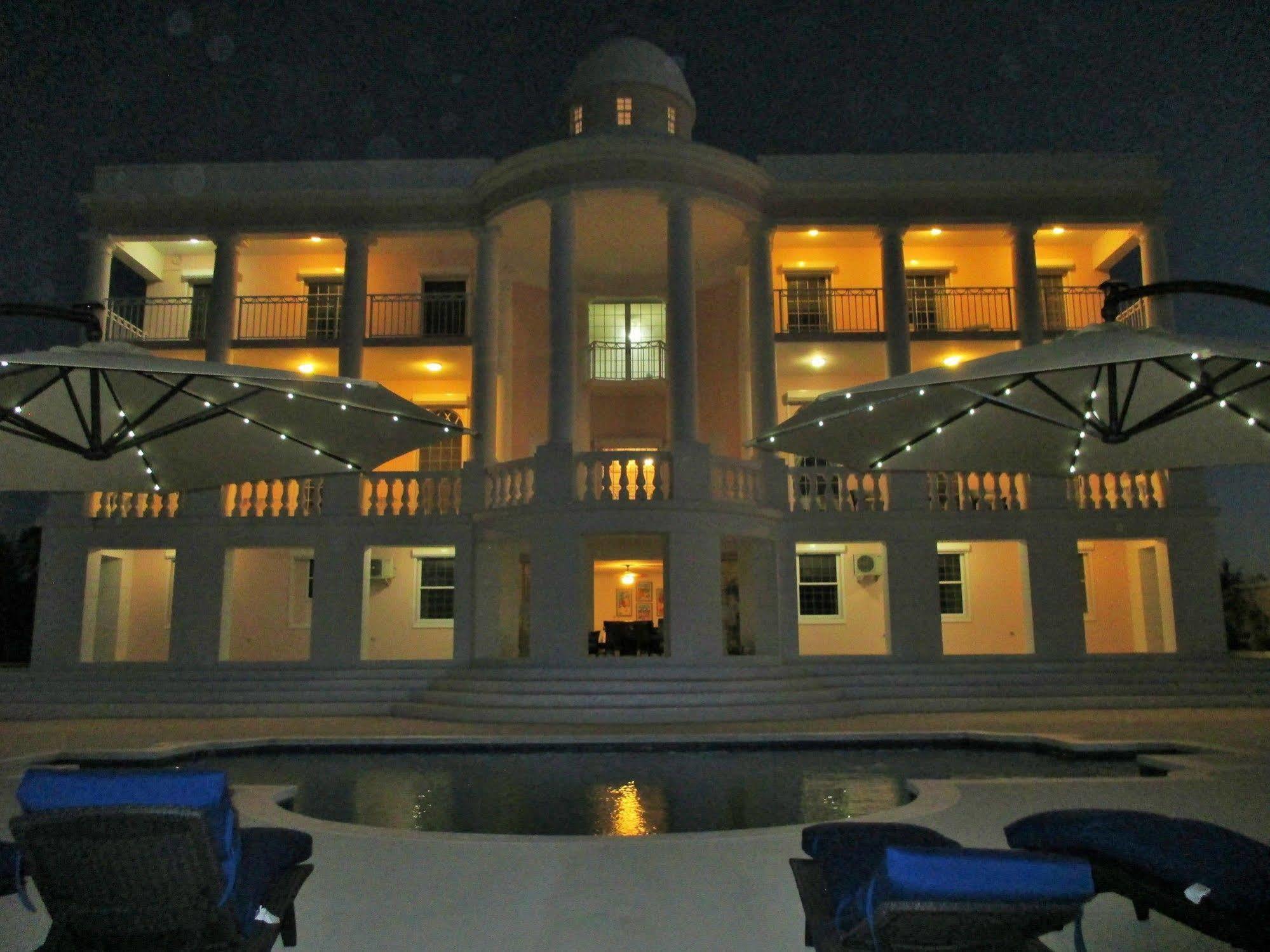 Ocean West Boutique Hotel Nassau Exterior foto